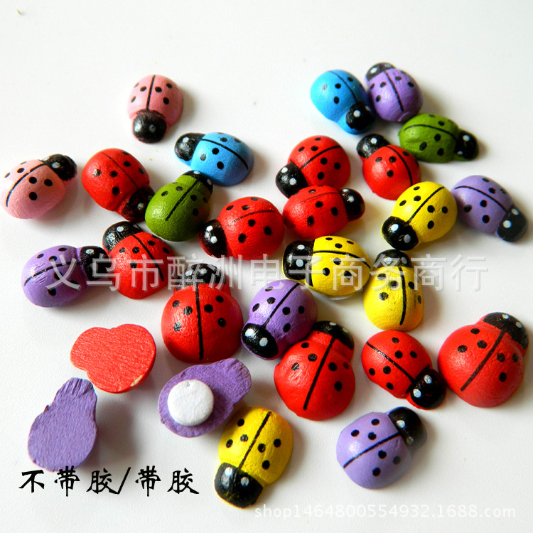 Factory Direct creative seven-star ladybug wooden beetle micro landscape cartoon wooden animal color ornaments