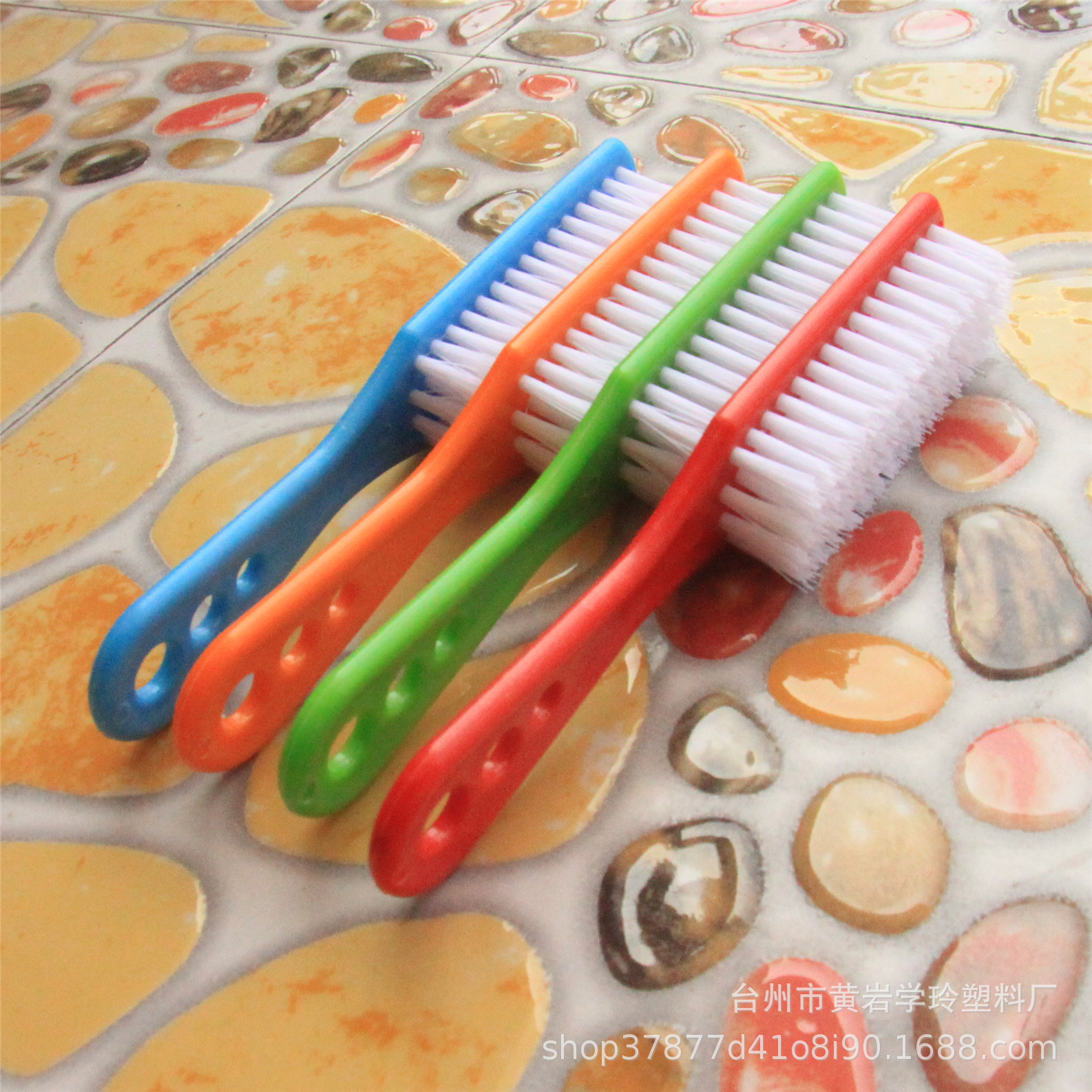 Пластиковая щетка для обуви, оптовая продажа, цветная толстая щетка, щетка для подарков, повседневные принадлежности