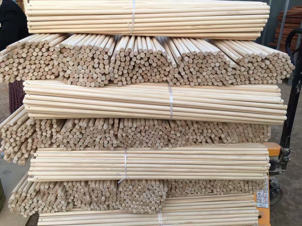 Factory direct high quality round wood stick pine stick tent bracket umbrella pole small wooden stick can specify the length