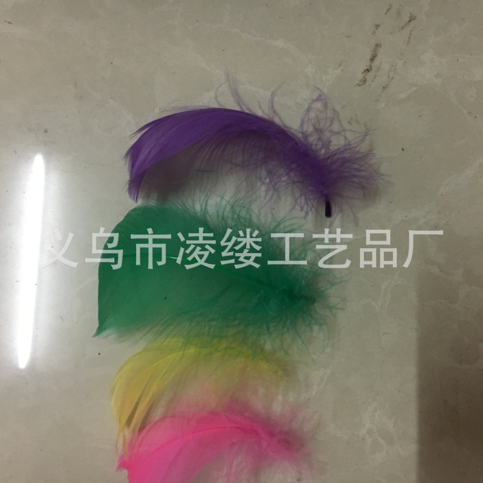 Factory wholesale color goose feather colorful feather color small floating feather feather DIY jewelry