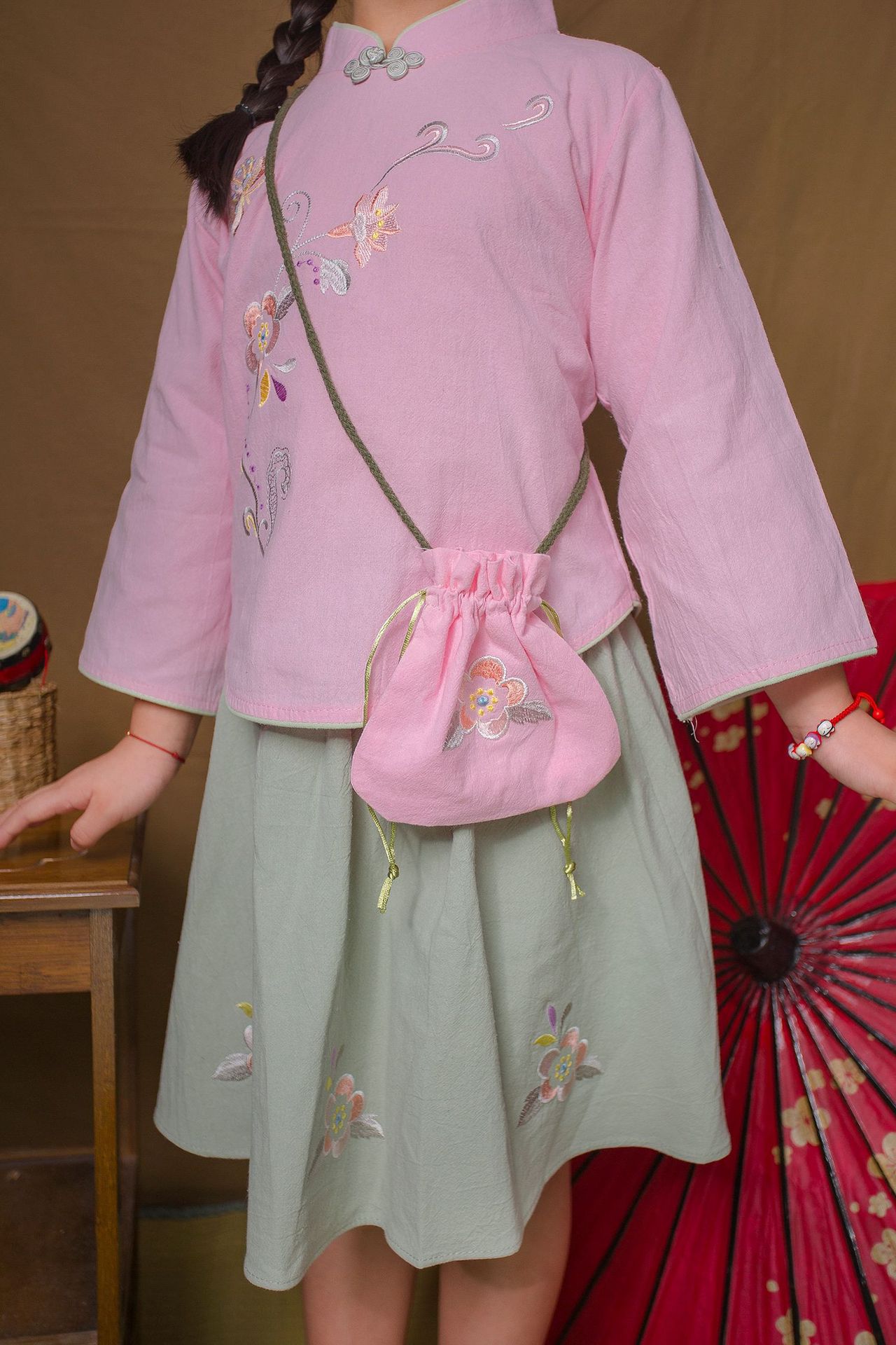 2020 new large embroidered girls dress ethnic style retro improved Hanfu Tang dress cheongsam factory wholesale