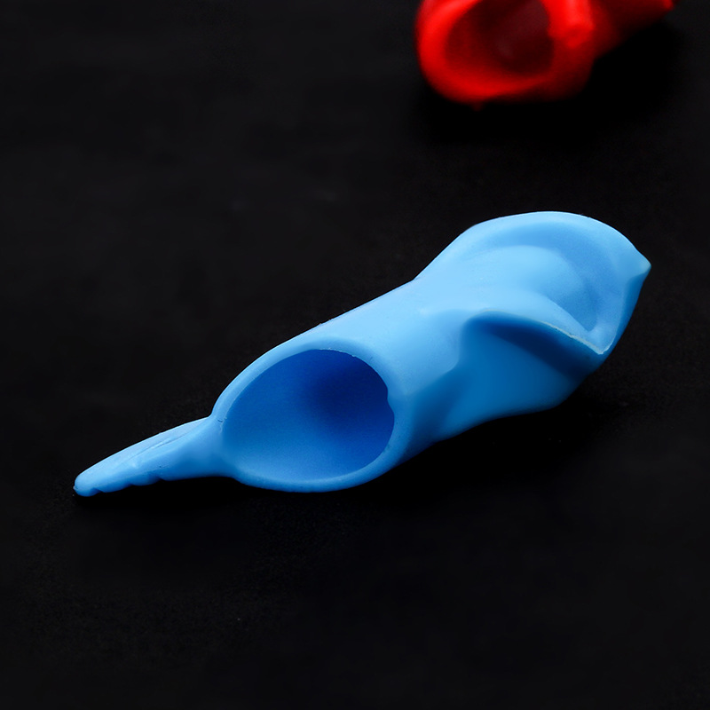 Factory Direct silicone fish pen holder in stock wholesale children student writing pen holder corrector