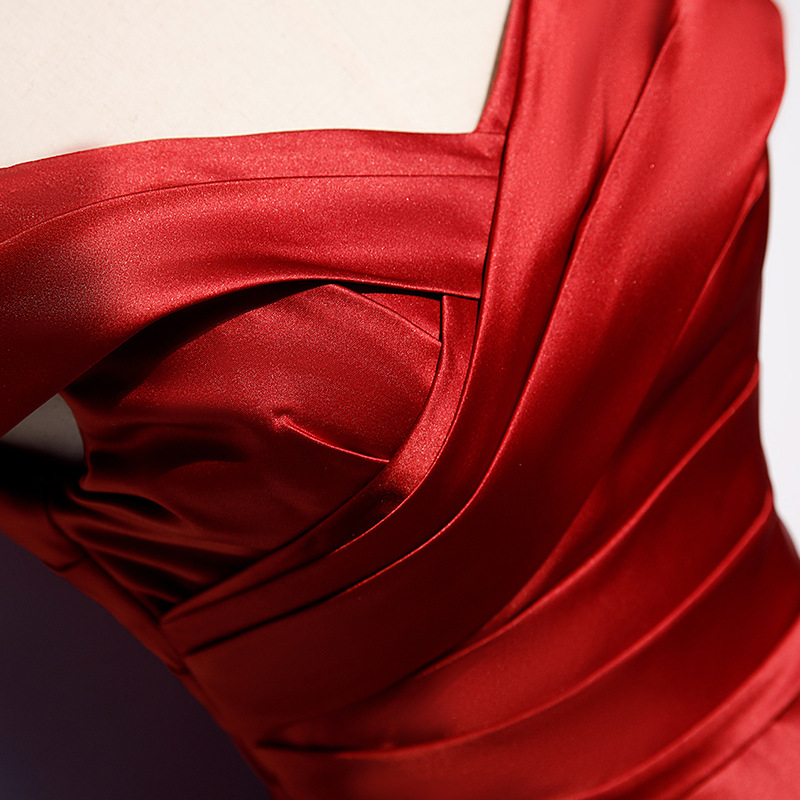 Red toast dress bride 2024 wedding new summer off-shoulder noble dress simple elegant slim fit slimming