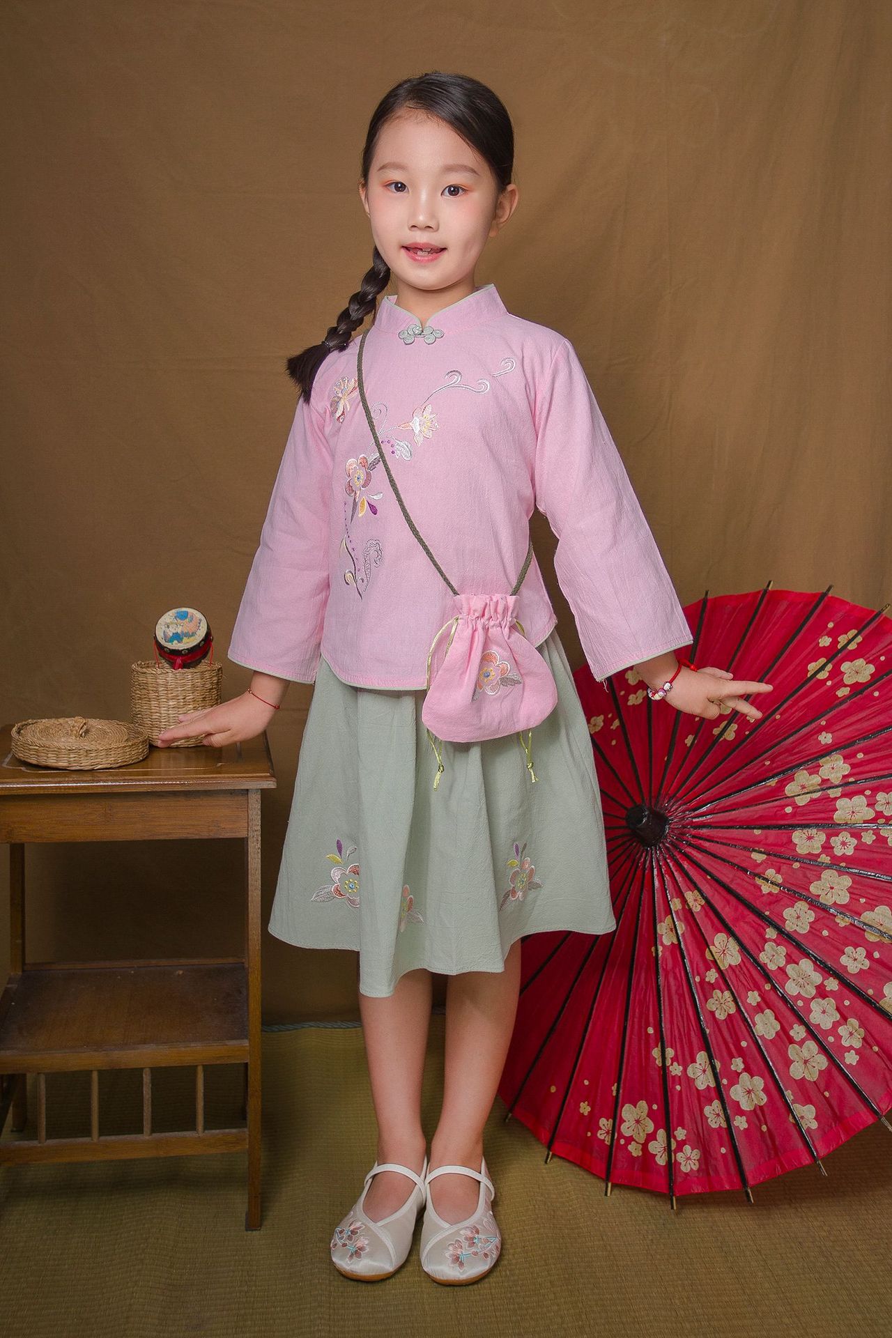 2020 new large embroidered girls dress ethnic style retro improved Hanfu Tang dress cheongsam factory wholesale