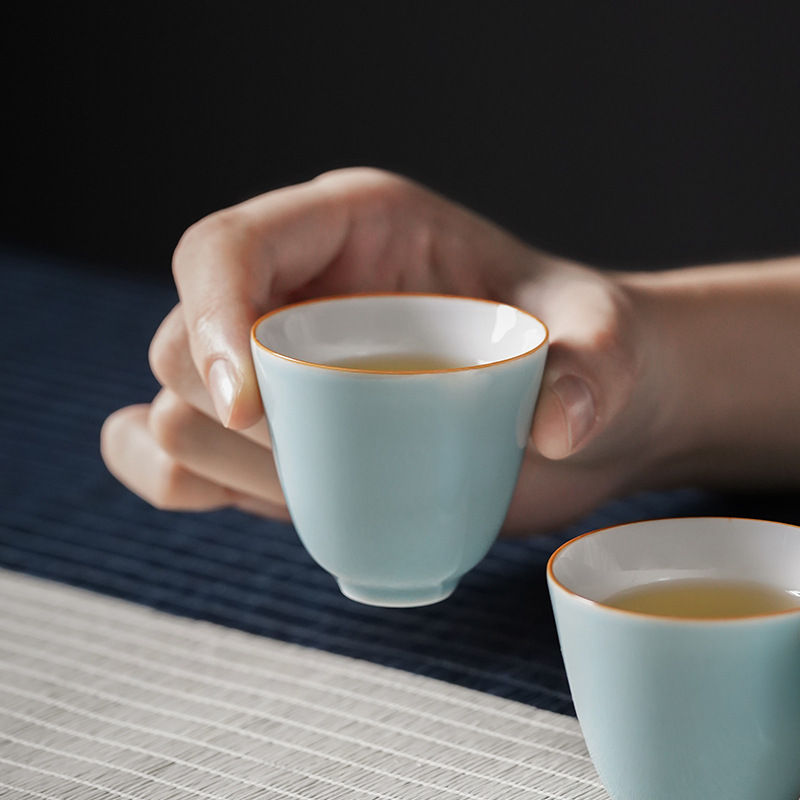Moji ceramic tea cup kung fu tea set color glaze single cup small tea cup sky blue warm tea cup