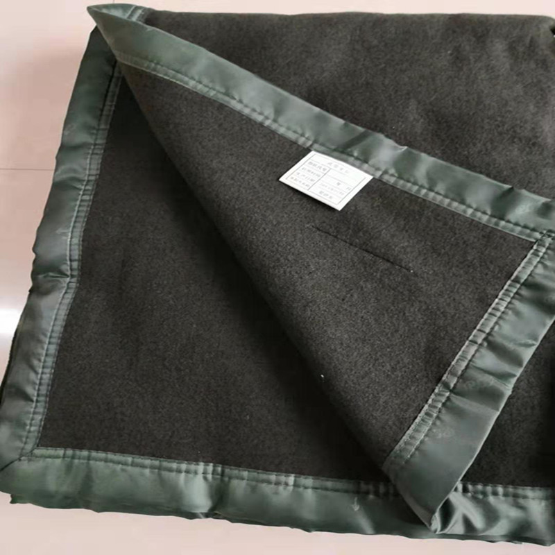 Military green blanket padded warm camping relief public quilt dark green blanket nap blanket factory wholesale