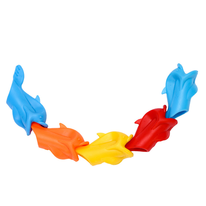 Factory Direct silicone fish pen holder in stock wholesale children student writing pen holder corrector