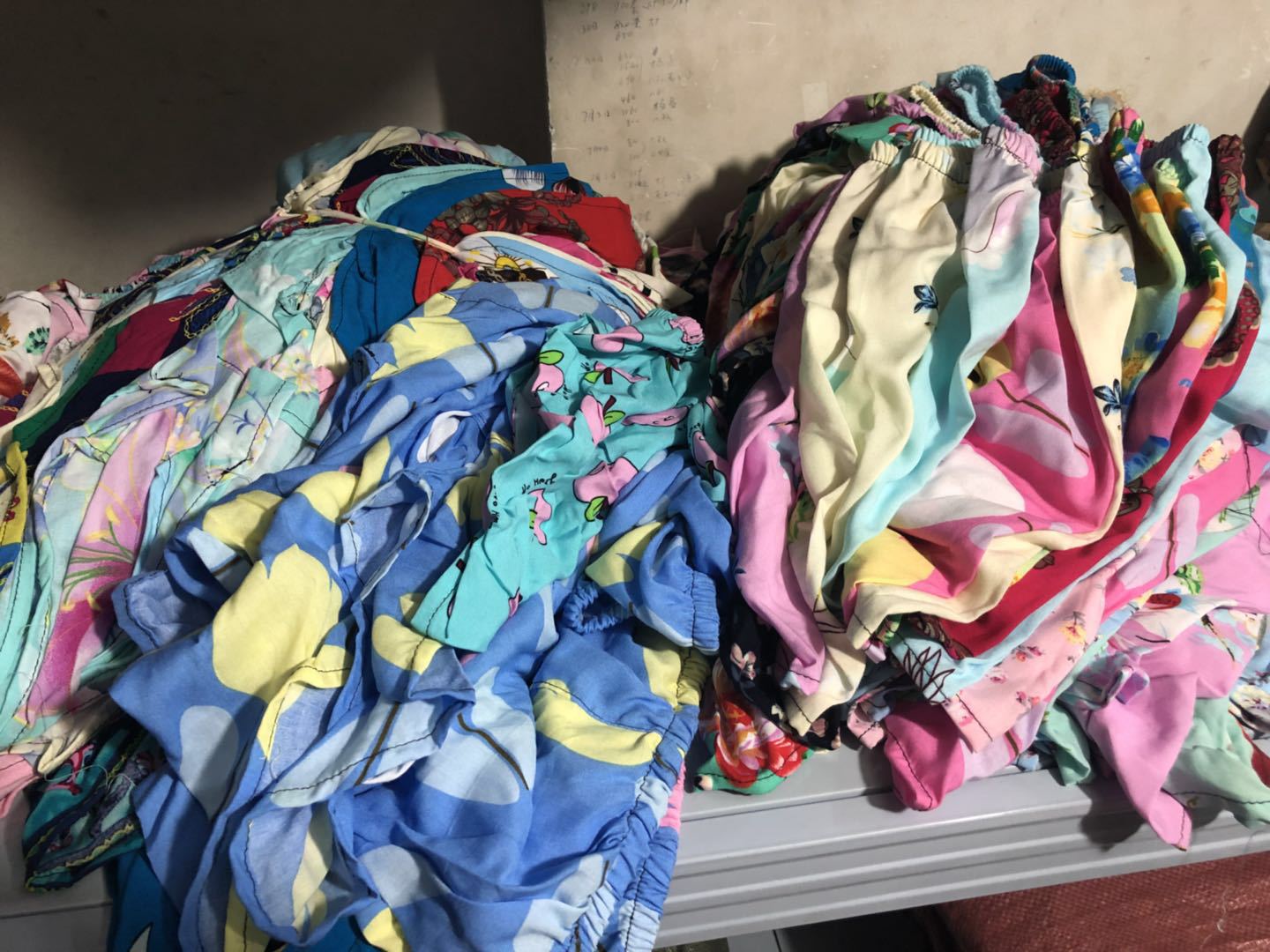 Summer Cotton Silk Pajamas for Adults and Men, Artificial Cotton Home Cotton Silk Cropped Pants, Oversized Shorts Wholesale