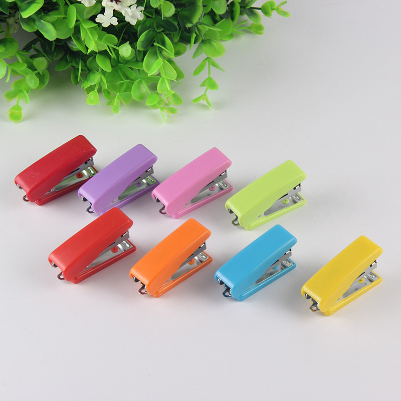 Недорогая мини-степлер для офисных принадлежностей, оптовая продажа на заказ