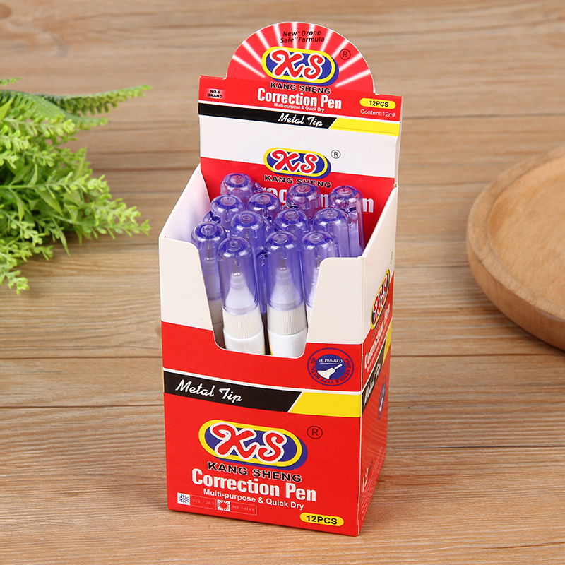 Student stationery is small and easy to carry and apply uniform correction fluid to grasp the needle tube head to learn office correction fluid