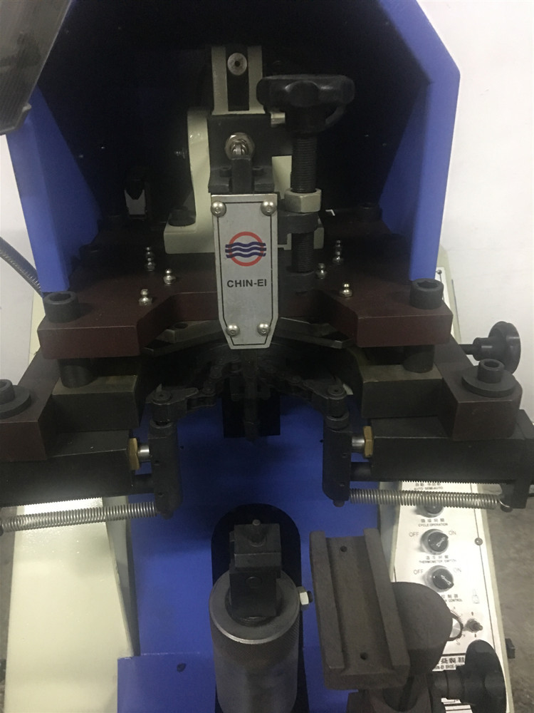 Second-Hand Refurbished Heel Binding Machine Taiwan Brand 727 Fully Automatic Hydraulic Heel Knot Binding Machine Shoe Machine Customization