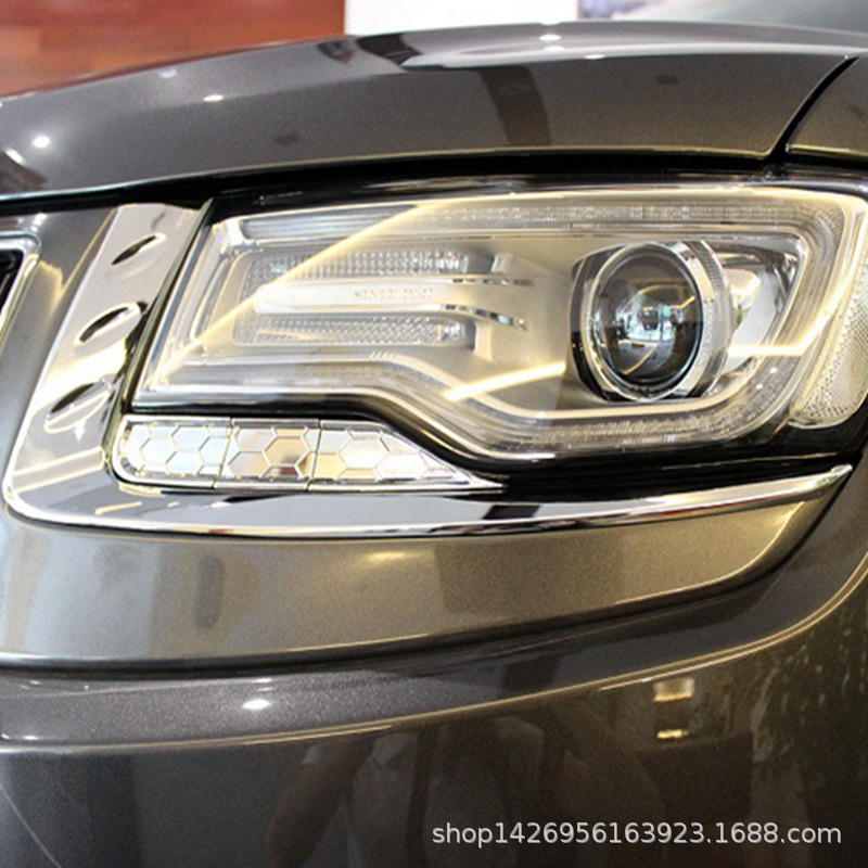 14 Grand Cherokee Headlight Washer Lighting Modification Applicable jeep Headlight Lower Trim Strip Cleaning Sheet Frame Y