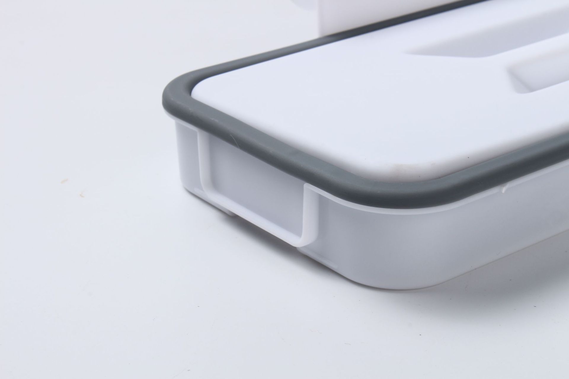 Attach-A-Trash Kitchen Trash Can Cabinet Door Hanging Garbage Hanger Factory Direct Sale