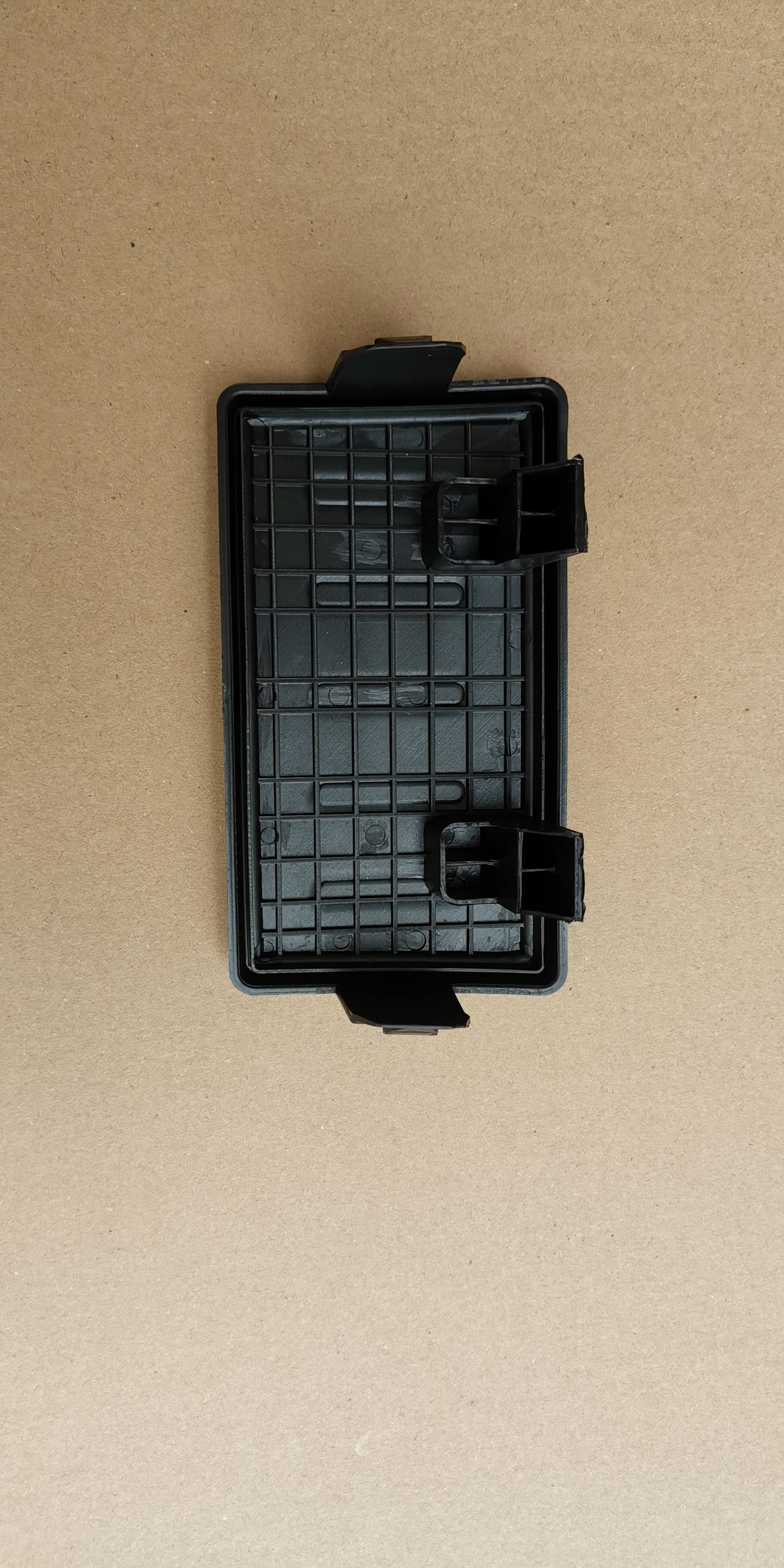 Suitable for Tiida Tiida Sylphy Liwei Air Filter Cover Air Grids Cover Air Filter Housing Side Cover