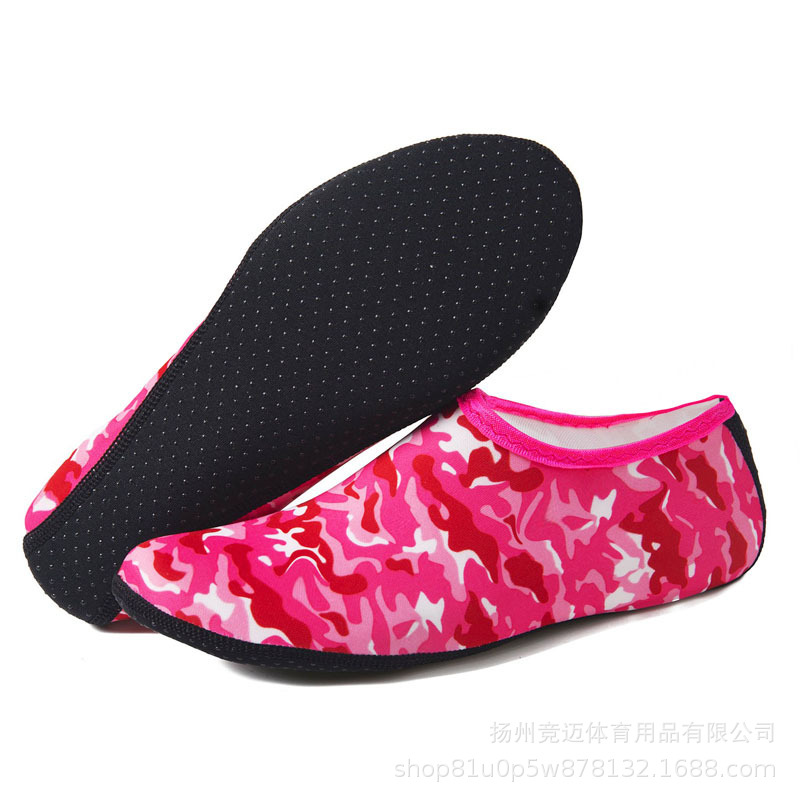 Factory Direct swimming beach socks camouflage line beach socks non-slip breathable snorkeling shoe cover diving Socks Socks