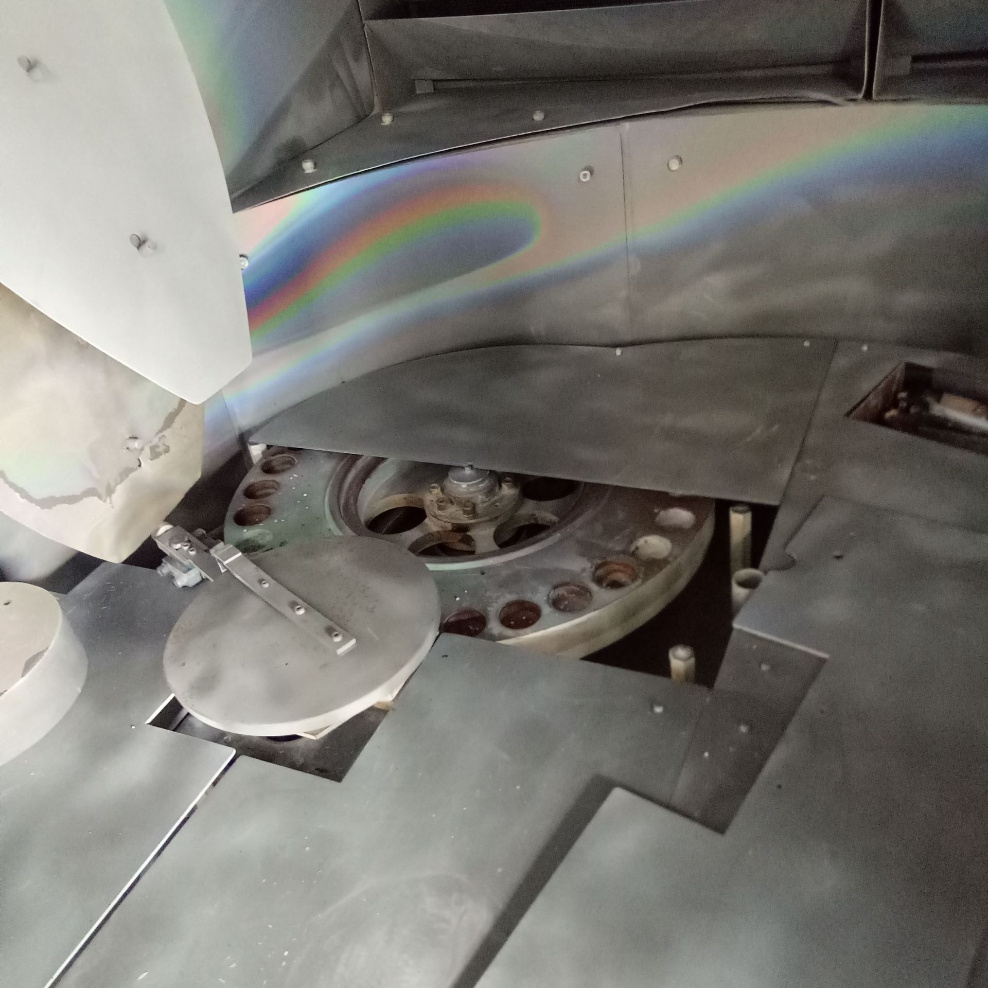 Second-Hand New Cologne Optical Coating Equipment in Dongguan, the Equipment Is 80% New, Double Pump Configuration