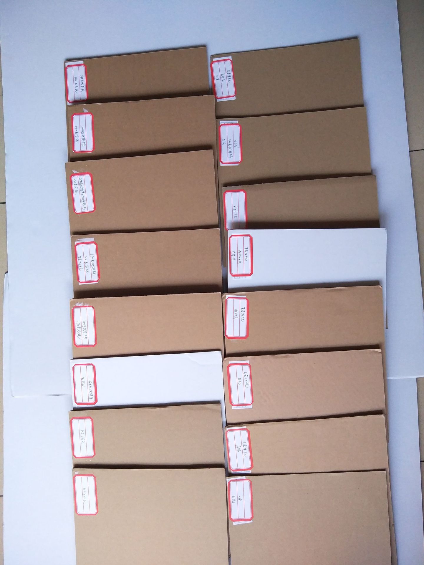 Wholesale cardboard corrugated cardboard three-layer Kraft Paper Packaging Decoration protection floor cardboard