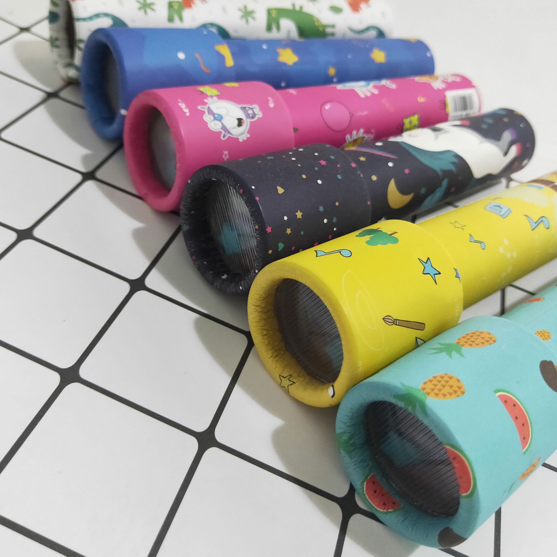 Classic nostalgic children's cartoon magic educational toy kaleidoscope cute small DIY primary school student gift wholesale