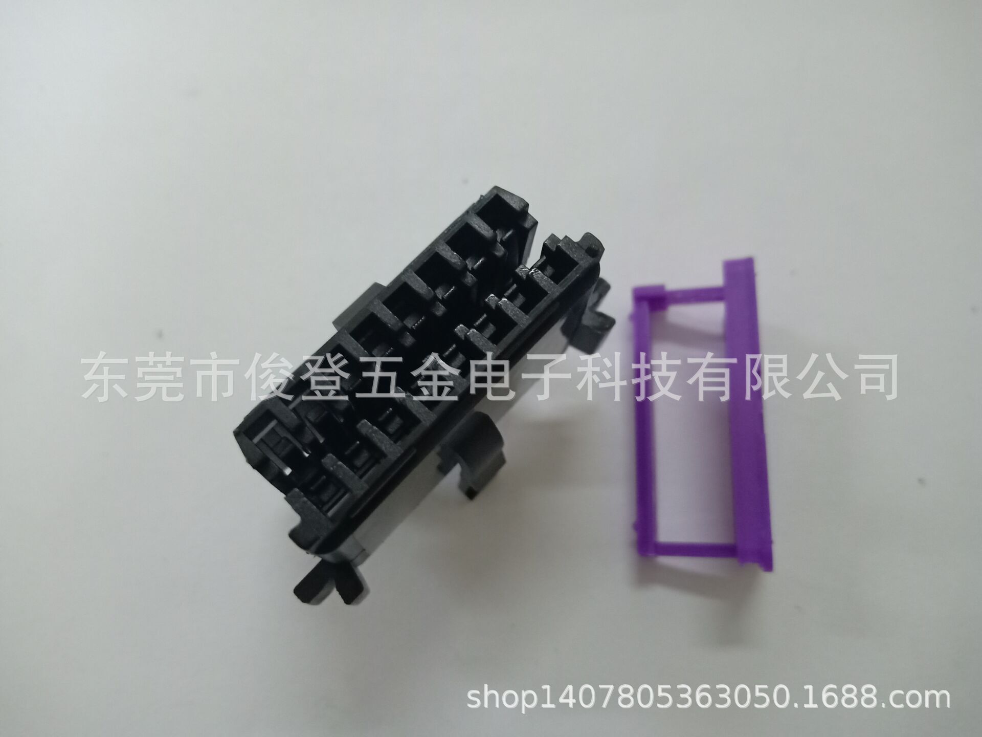 Manufacturer sells OBD2 female, suitable for Volkswagen and Audi wiring harness