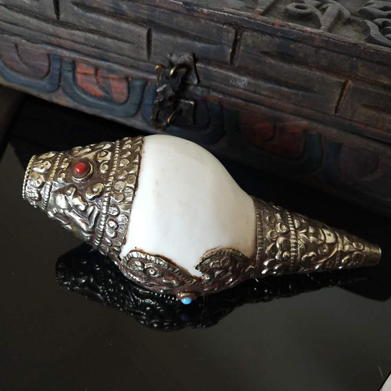 Тибетские орнаменты играют французскую раковину Тибетный серебряный белый медный камень Непальское ремесло Декорации Восемь благоприятных сокровищ