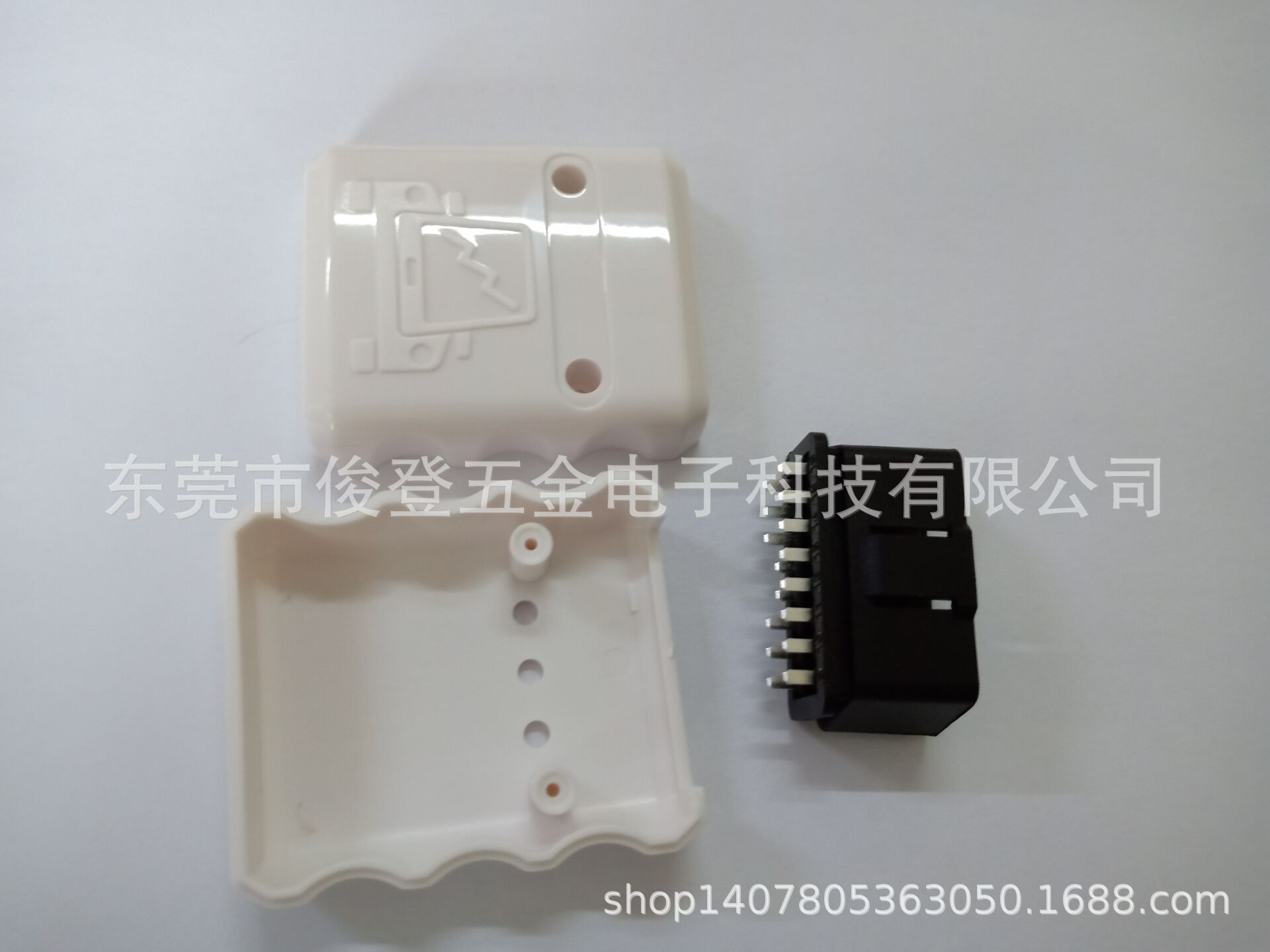 Manufacturer sells OBD2 shell for GPS and diagnostic equipment