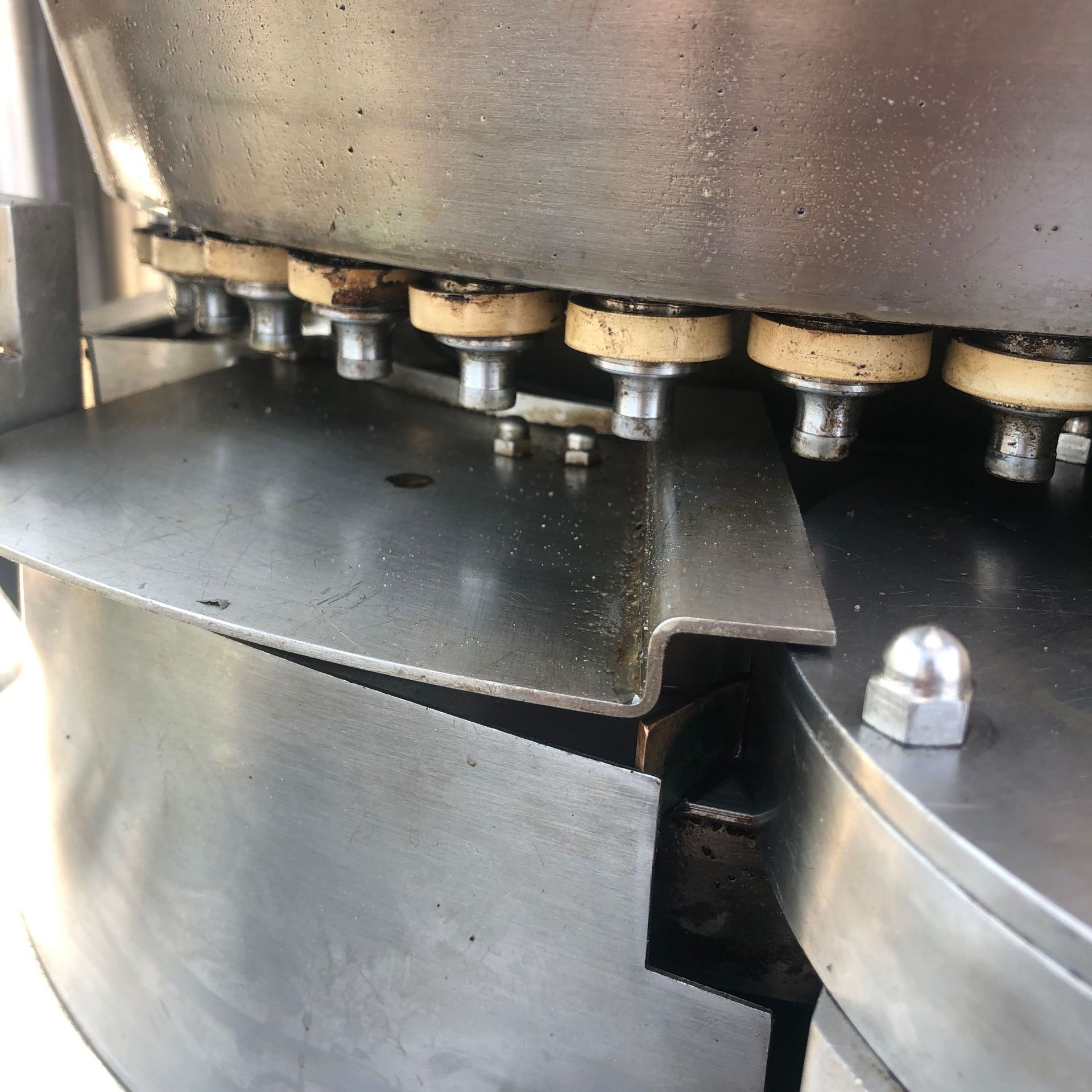 Second-Hand Rotary Tablet Press Second-Hand 40 Punch High-Speed Rotary Continuous Tablet Press Second-Hand High-Speed Rotary Tablet