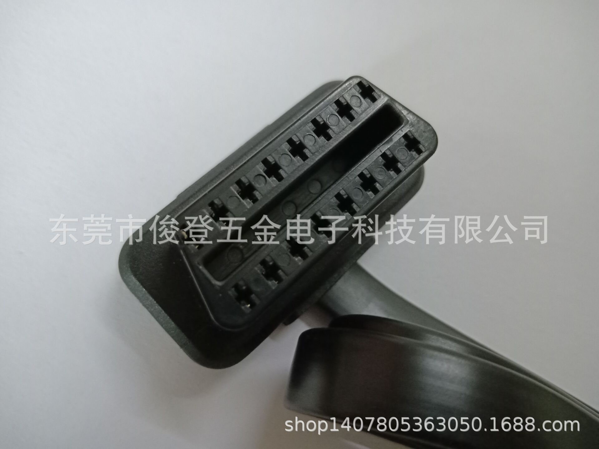 Manufacturer sells OBD2 extension cable for diagnostic equipment and GPS