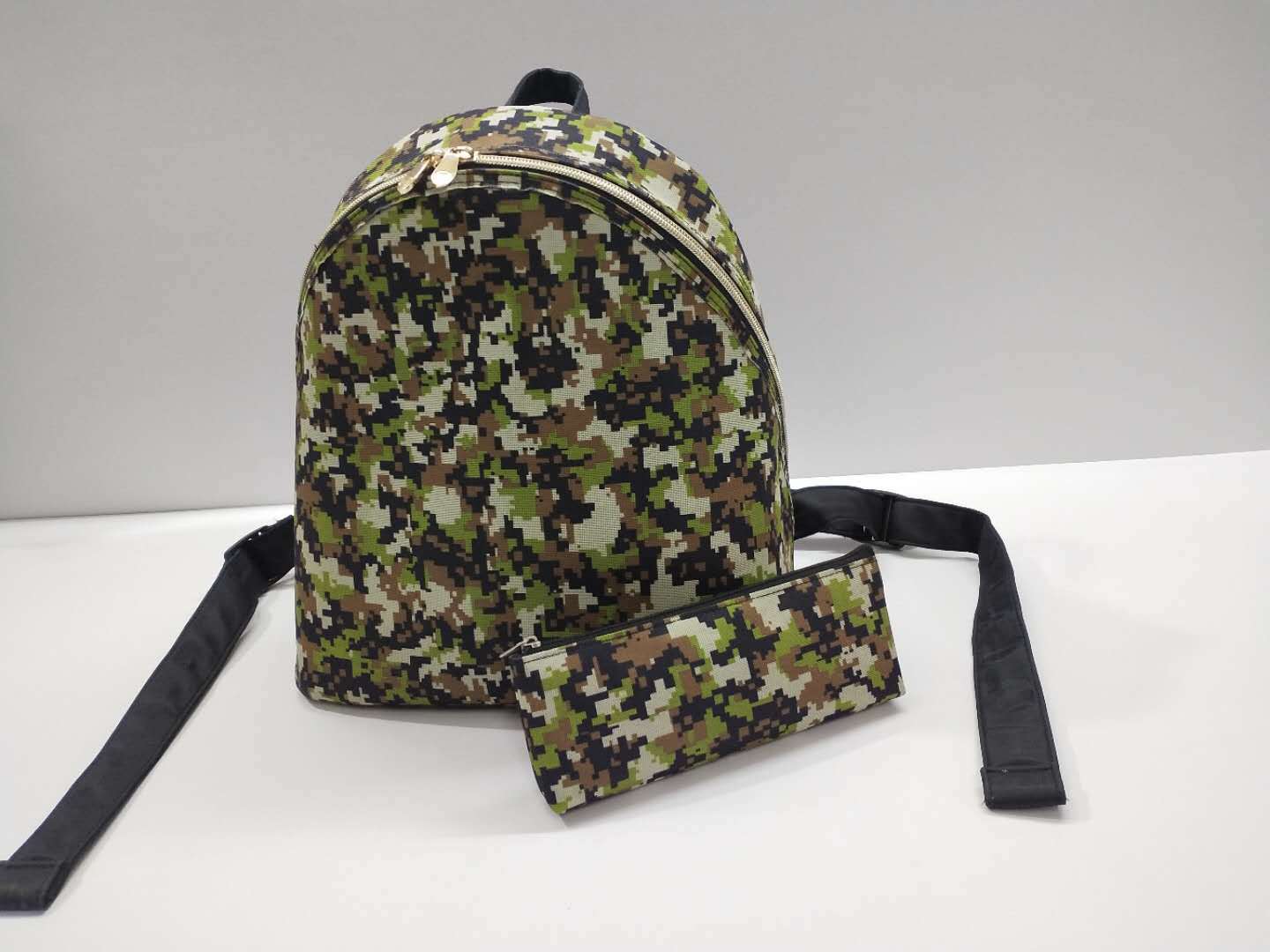 Manufacturer Wholesale Luggage Outdoor Camouflage Backpack Nylon Fabric Waterproof Multifunctional Sports Tactical Backpack Breathable