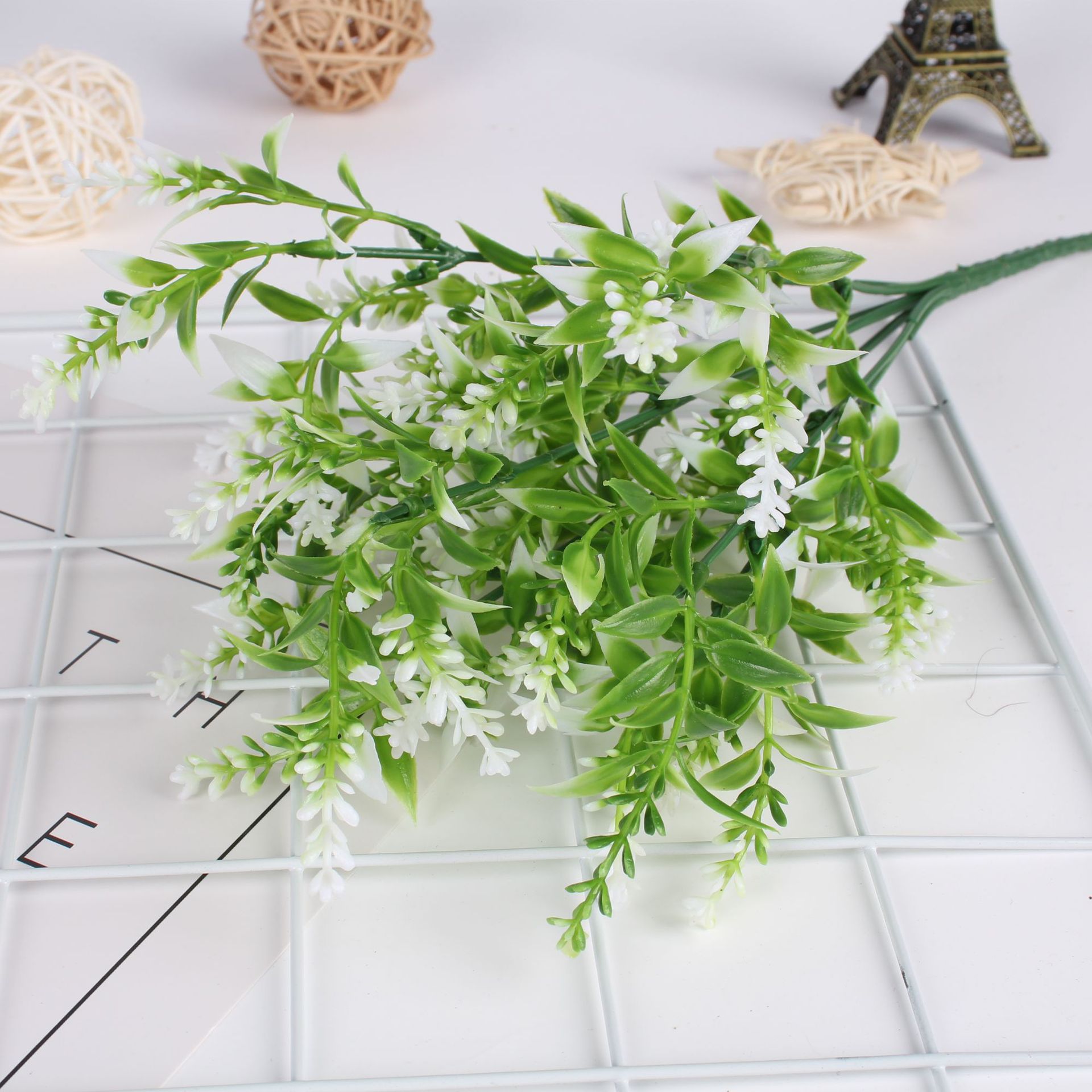 Cross-border hot-selling simulation engineering green plants flowers bouquet simulation plant wall leaf plastic flower 7 plastic bouquet