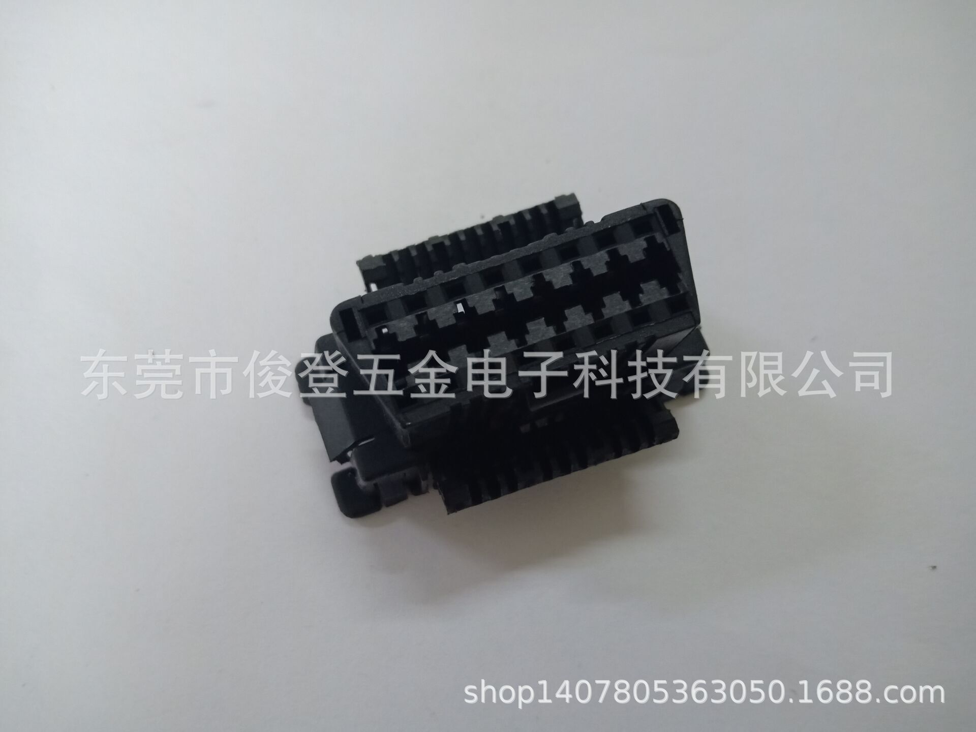 Manufacturer sells OBD2 female head, suitable for Toyota and Nissan cars
