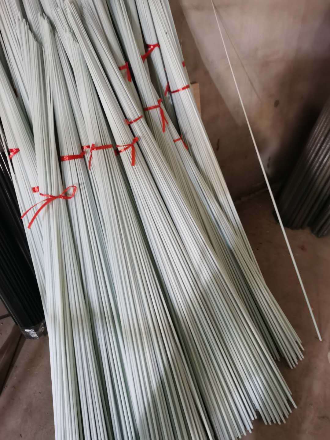 Processing and Customization of the First Section of Sea Pole, Throwing Pole, Raft Pole, Slightly Fiberglass, Fiberglass Reinforced Plastic, Solid, Hard and Slightly Equipped Section Wholesale