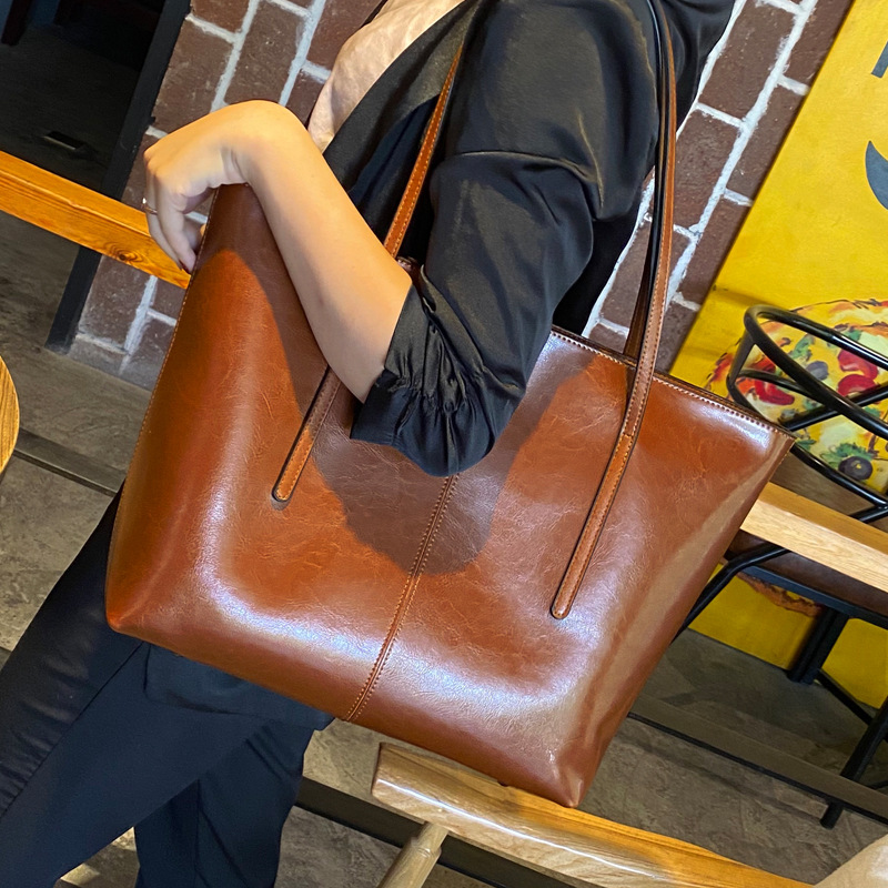 2025 New Genuine Leather Women's Bag European and American Style Oil Wax Casual Large Bag Cowhide Portable Shoulder Crossbody Bag Processing and Customization