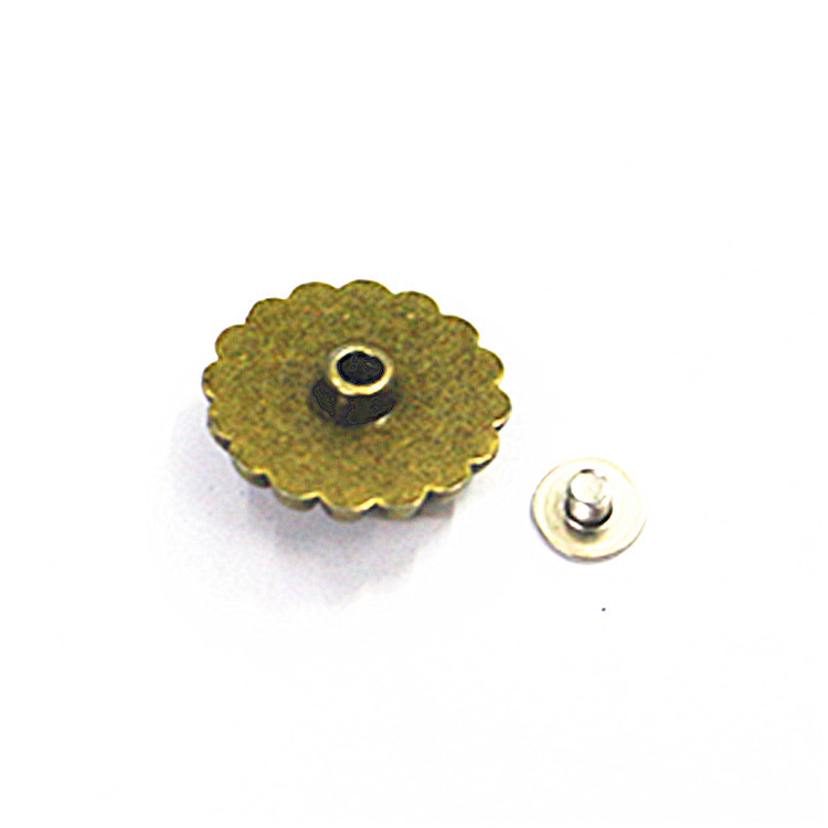 Spot Batch 18.5mm Small Chrysanthemum Buckle Handmade DIY Leather Goods Leather Art Japanese Buckle Green Costume Decorative Buckle Factory Direct Sales