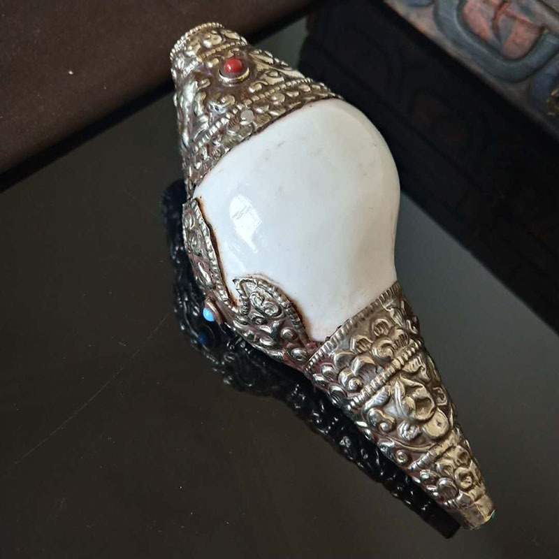 Xizang ornaments play French conch Xizang silver white copper gem Nepalese handicraft Auspicious Eight Treasures decoration ornaments