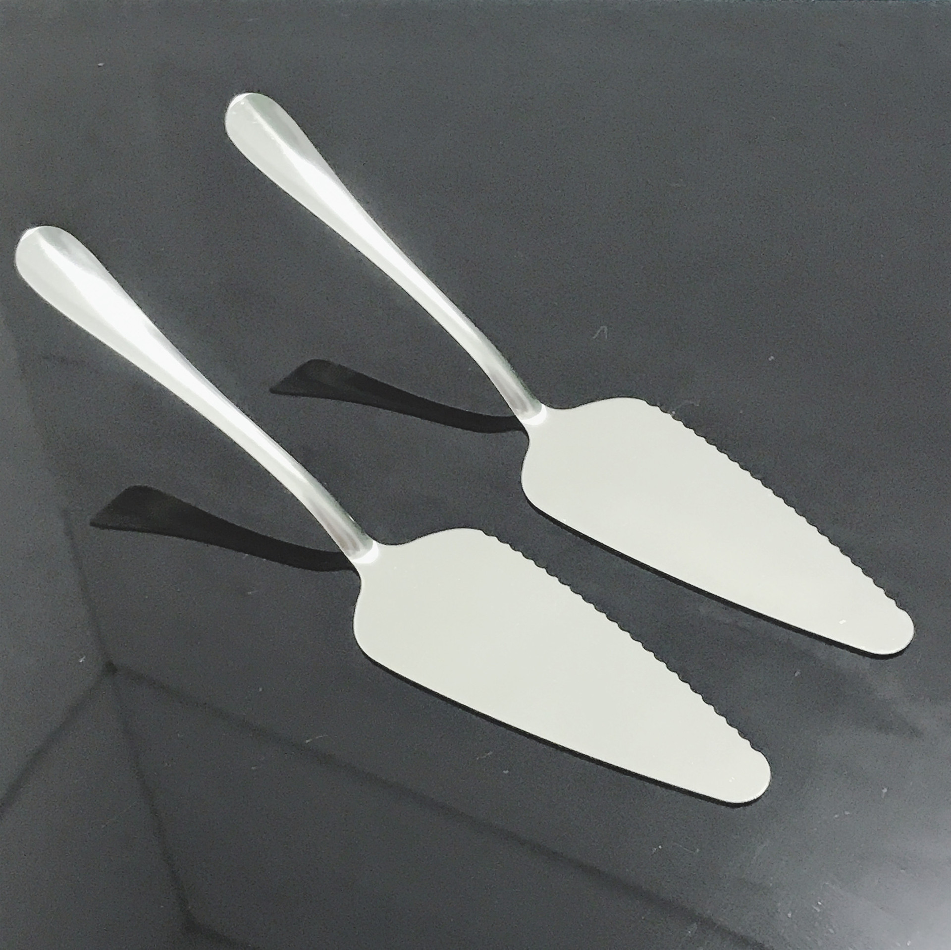 Stainless Steel Toothed Cake Shovel Triangle Shovel Pizza Shovel Triangle Spoon Cheese Shovel Baking Utensil