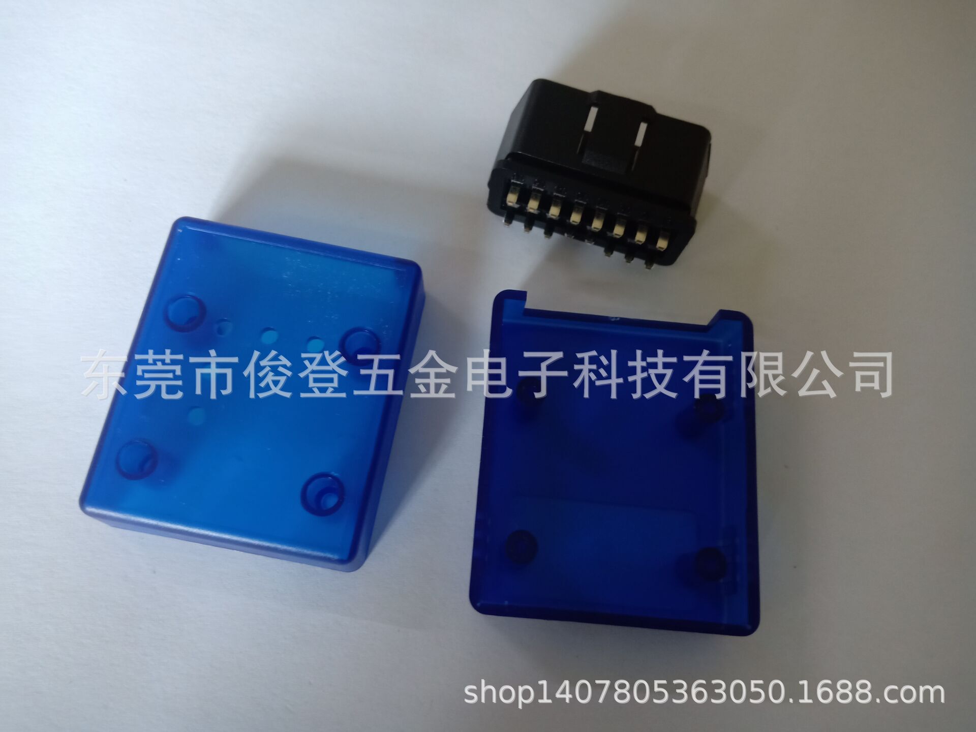 Manufacturer sells OBD2 housing for ELM327 Bluetooth and decoder
