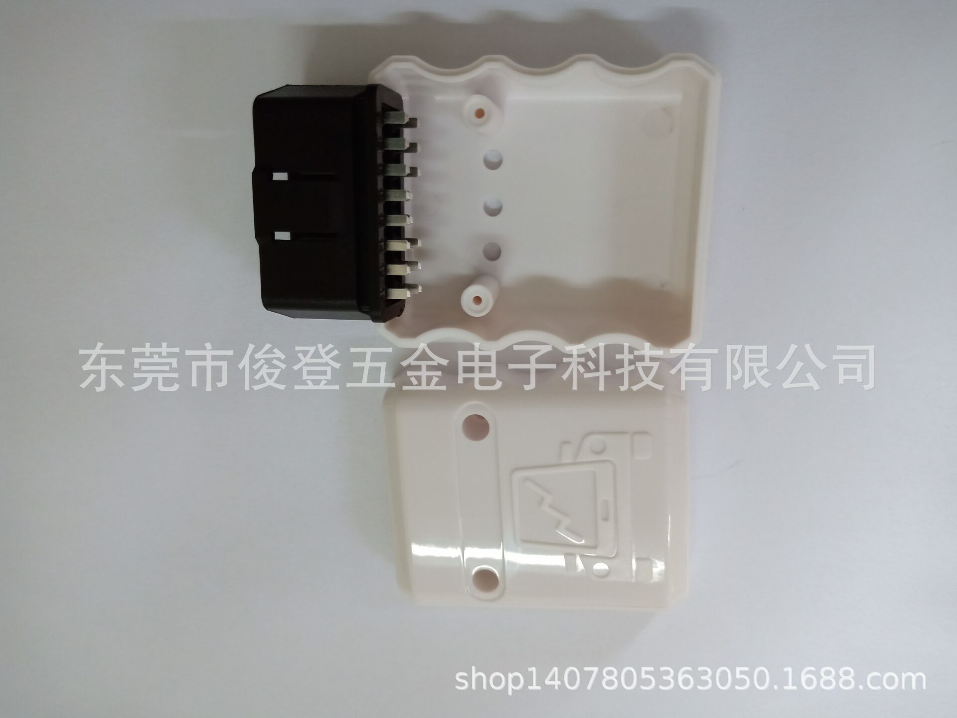 Manufacturer sells OBD2 shell for GPS and diagnostic equipment