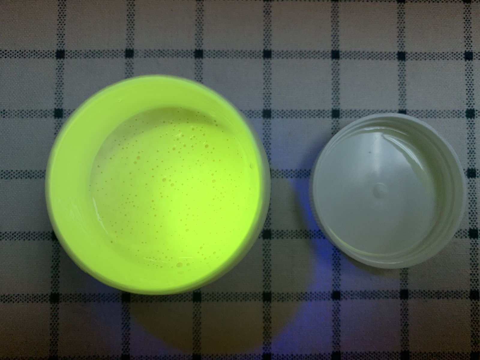 Specializing in the Production of Screen Printing Colorless Fluorescent Ink Screen Printing Anti-Counterfeiting Fluorescent Ink 100g Package