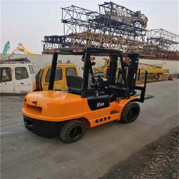 Low Price Sale of Second-Hand Forklifts Heli Hangzhou Forklift 6 Tons Diesel Forklift Standard Frame Nationwide Shipping
