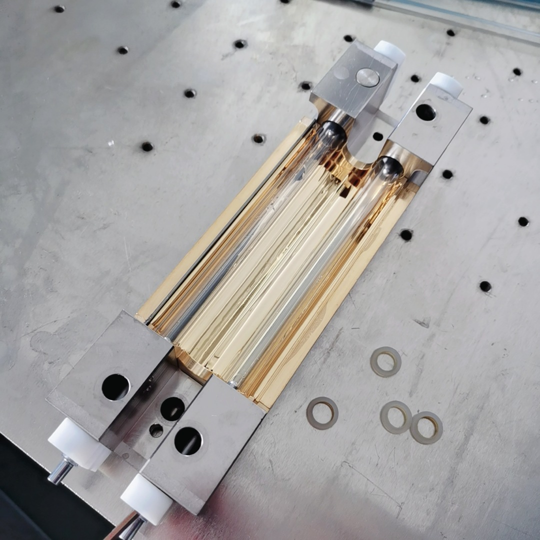 1064nm wavelength laser welding machine pulse xenon lamp laser spot welding machine repair welding machine Krypton lamp beauty photon lamp