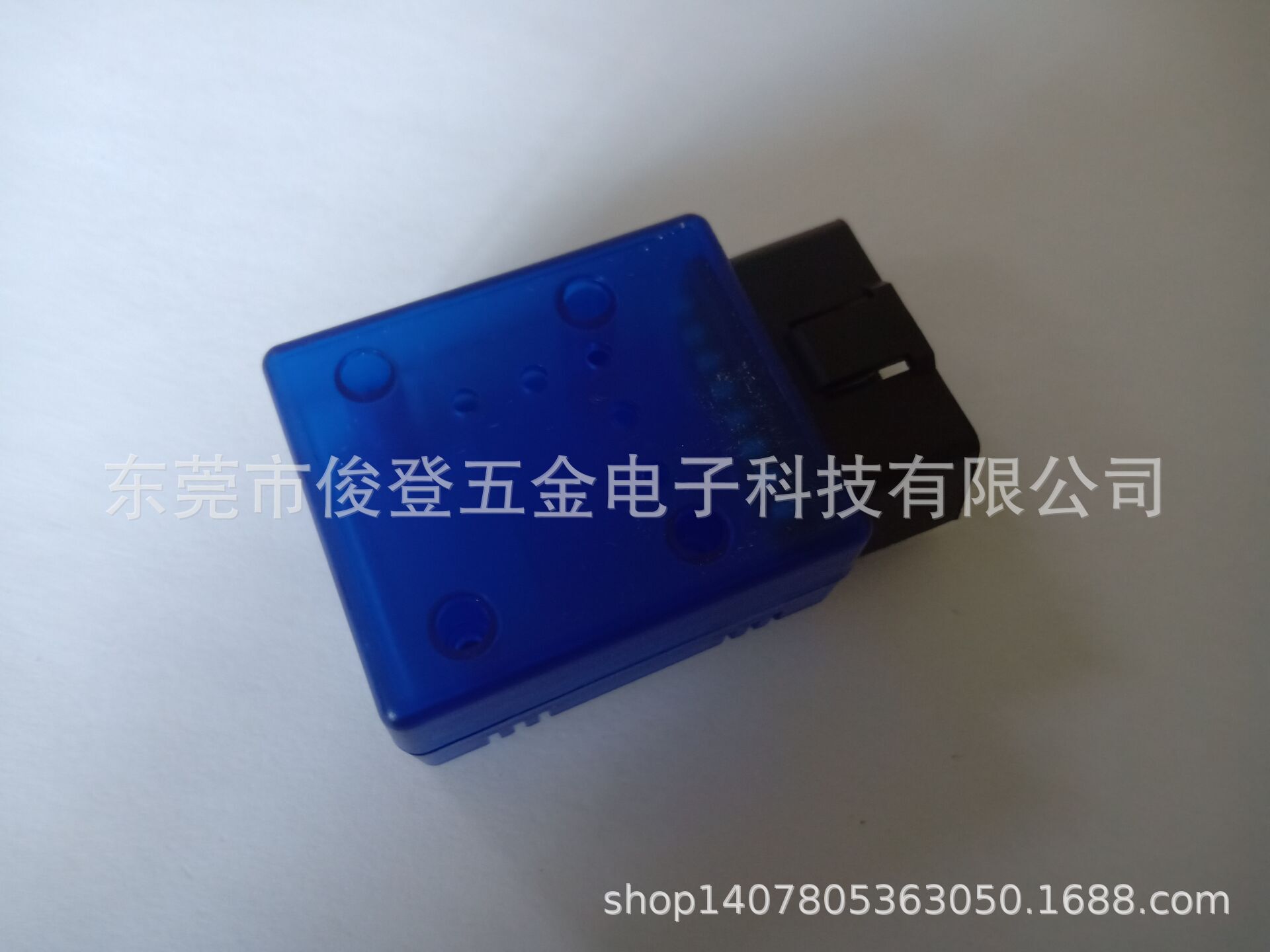 Производитель продает OBD2 корпус для ELM327 Bluetooth и GPS