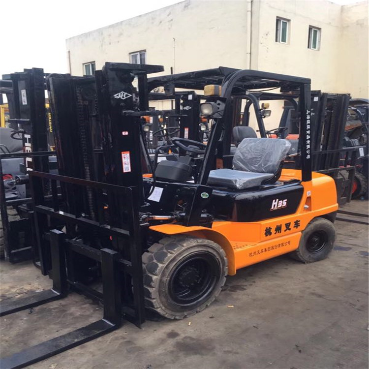 Low Price Sale of Second-Hand Forklifts Heli Hangzhou Forklift 6 Tons Diesel Forklift Standard Frame Nationwide Shipping