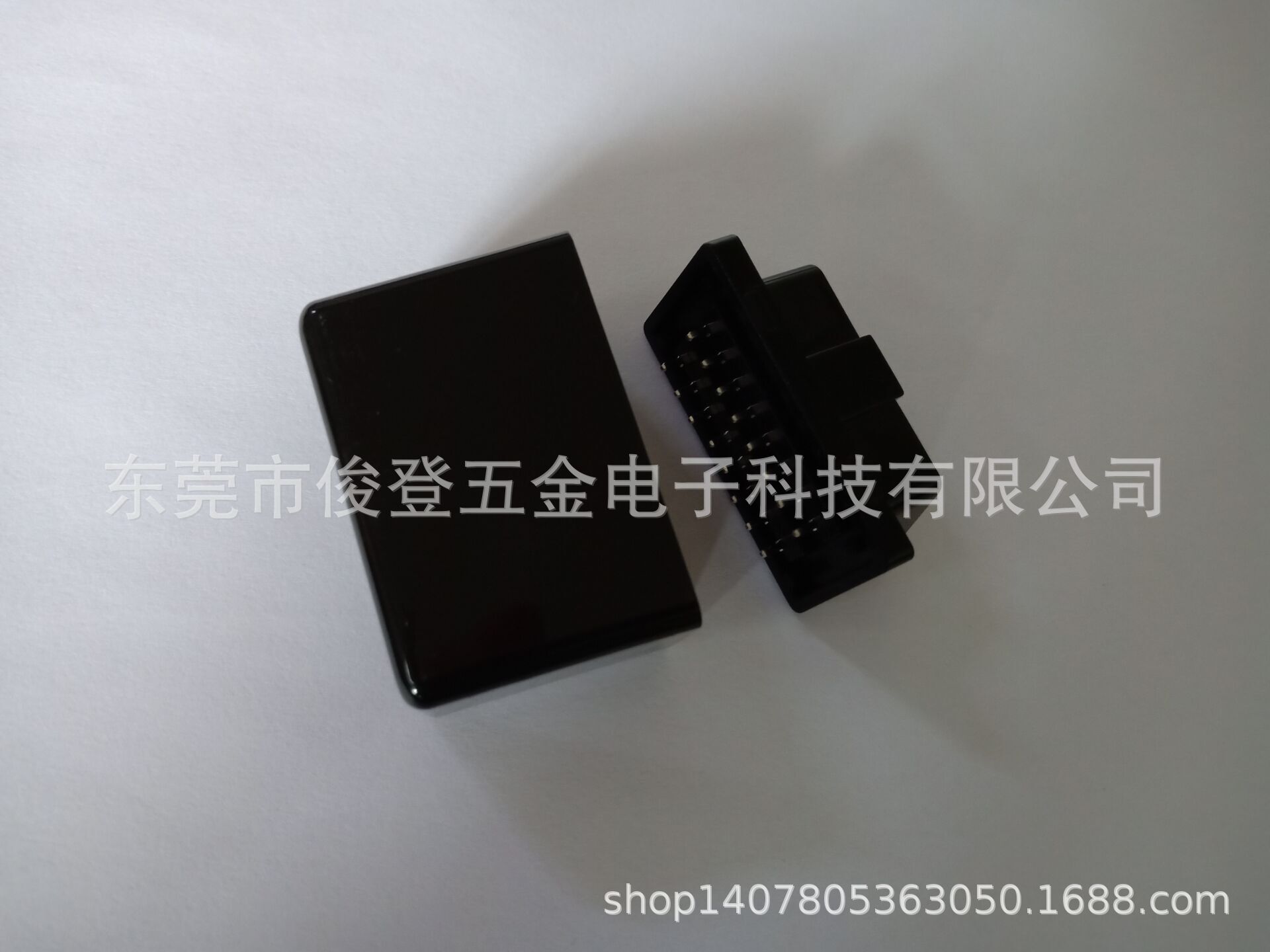 Manufacturer sells OBD2 shell and housing for ELM327 Bluetooth and GPS