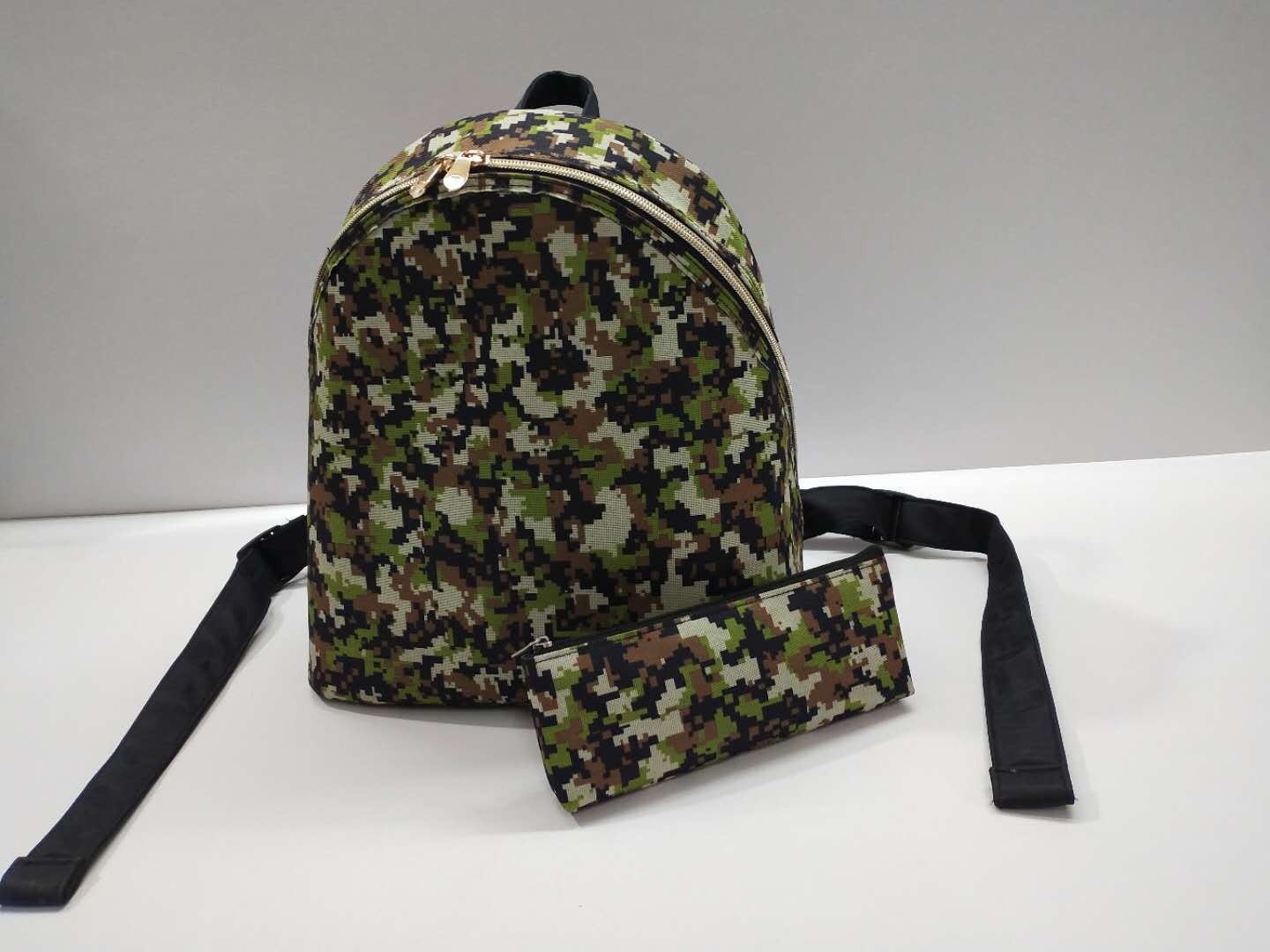 Manufacturer Wholesale Luggage Outdoor Camouflage Backpack Nylon Fabric Waterproof Multifunctional Sports Tactical Backpack Breathable