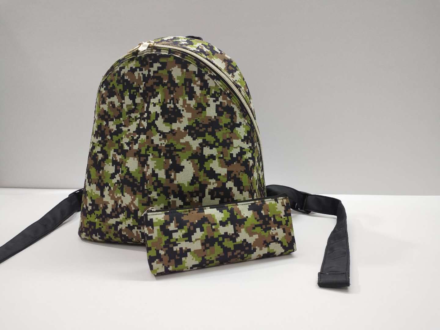 Manufacturer Wholesale Luggage Outdoor Camouflage Backpack Nylon Fabric Waterproof Multifunctional Sports Tactical Backpack Breathable