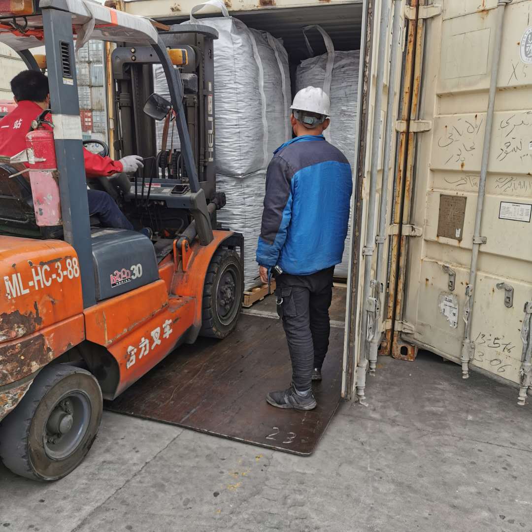 Petroleum Coke Carbonization Agents Are Available in Large Quantities in Various Specifications and Sizes, Including Semi-Graphitized Low-Sulfur Needle-Shaped Coke Carbonization Agents