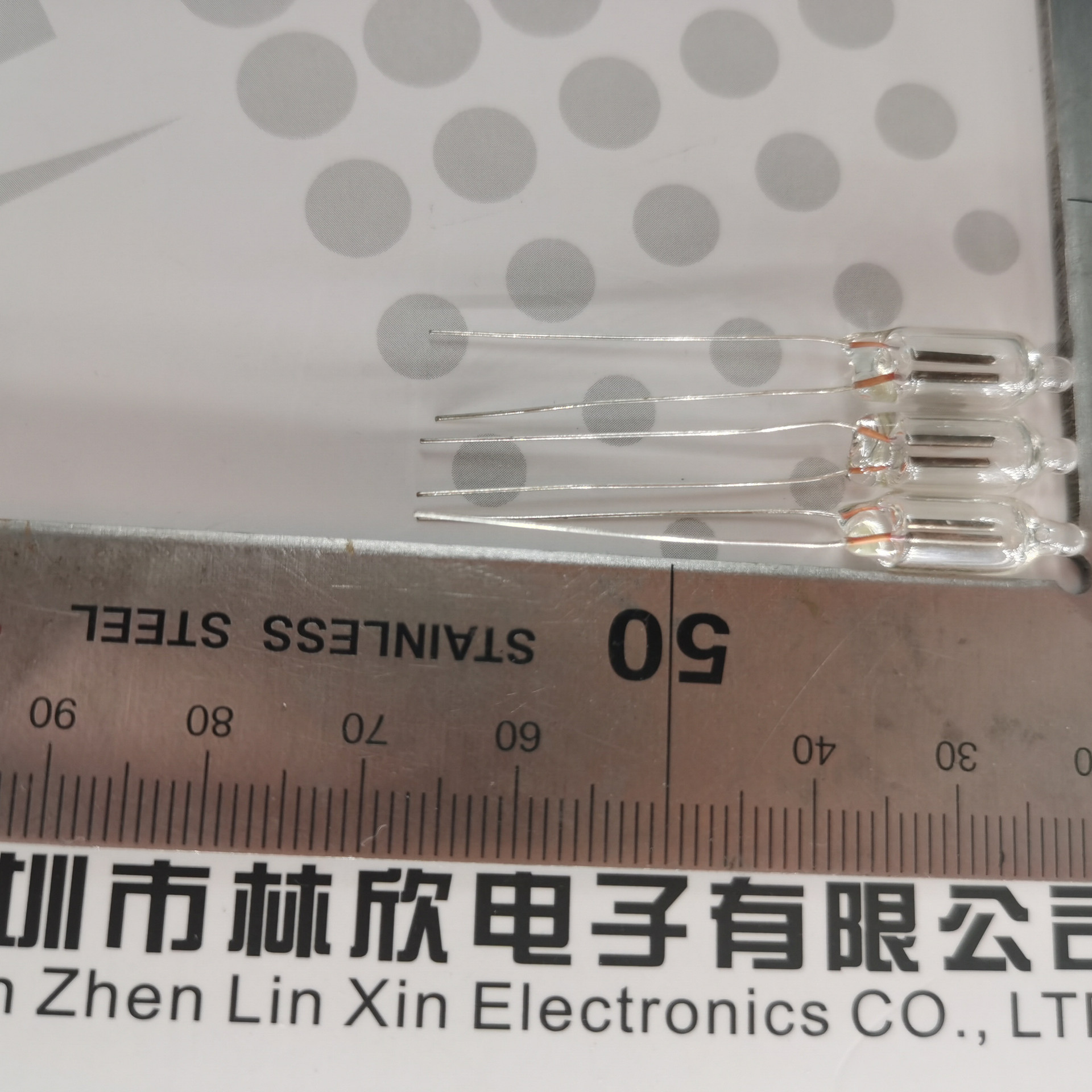 Shenzhen Linxin 6mm red neon light 6*18 NE-2 red small household appliance switch equipment Orange high pressure neon bulb light