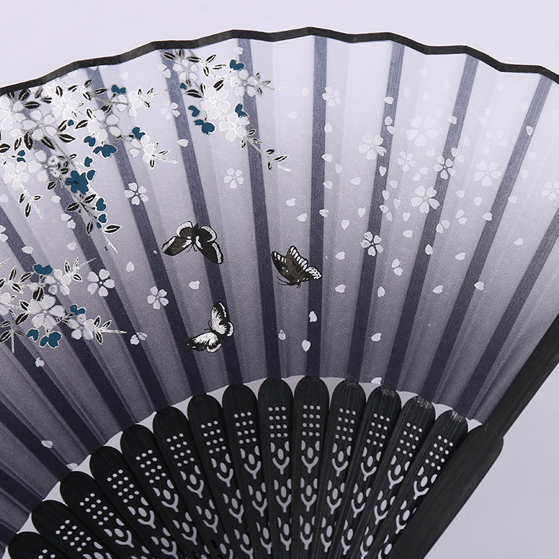 A smile fan bamboo products fan wholesale Japanese folding fan Chinese style gift ladies folding fan antique smile fan