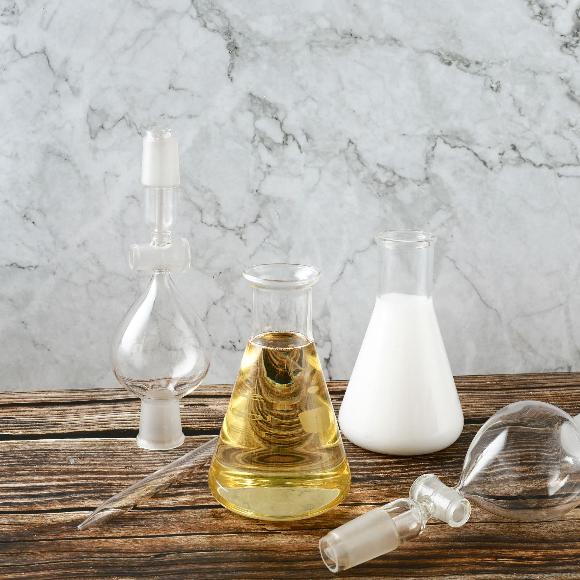 Fenice-818 Silicone-Free Moisturizer Can Be Smooth for 24 Hours Without Silicone (Cationic Conditioner)