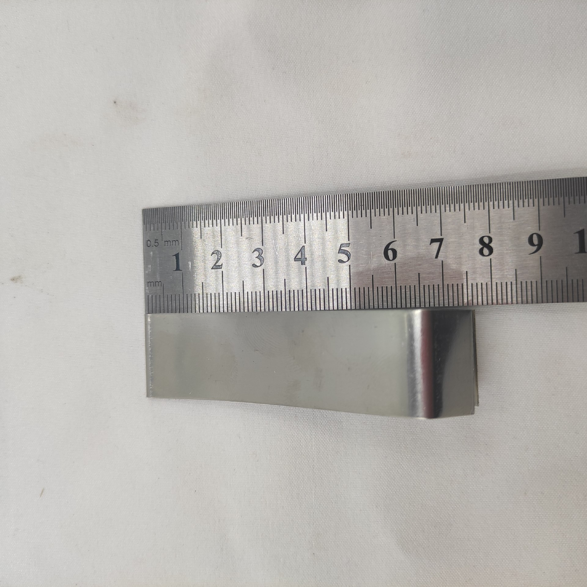 Factory wholesale thick stainless steel goose feather duck hair clip chicken hair clip pig hair clip pig hair tweezers plucker fishbone clip